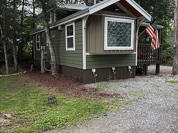 3rd image of 230 Jack Pine Way