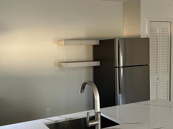 5th image of 1215 NE 17th Ave #7