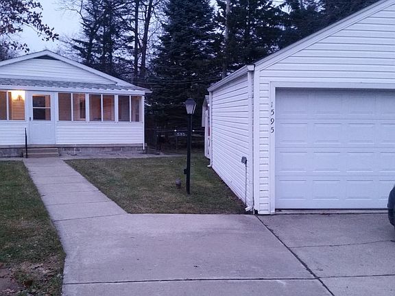 2 Car detached Garrage