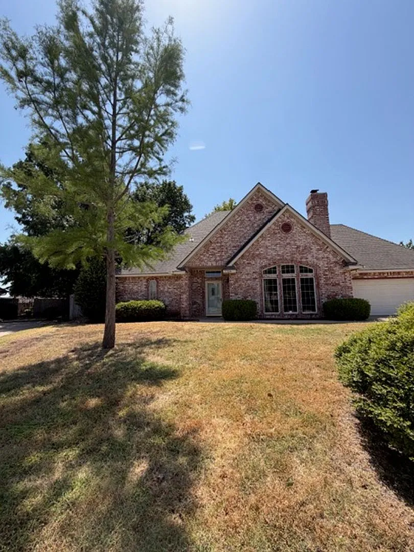 3 bedroom in Wyatt Acres! — Photo 2