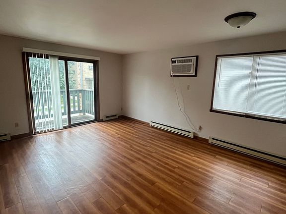 5th image of 708 W Lincoln Ave #4