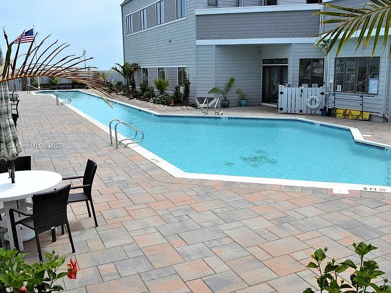 900 Ocean Ave #108 — Photo 38