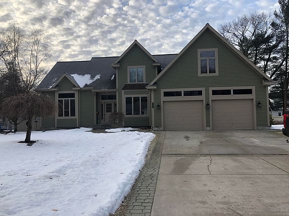 2nd image of 1061 N Robinhood Dr