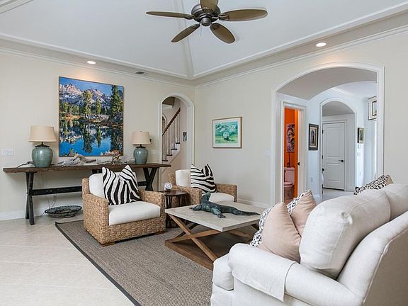4th image of 403 S Palm Island Cir