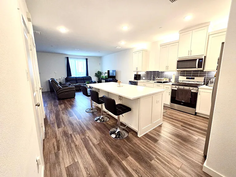 615 Collier Dr — Photo 8