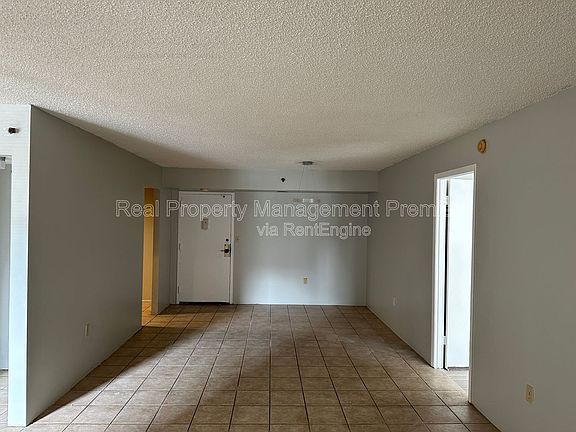 4th image of 1100 Saint Charles Pl APT 215
