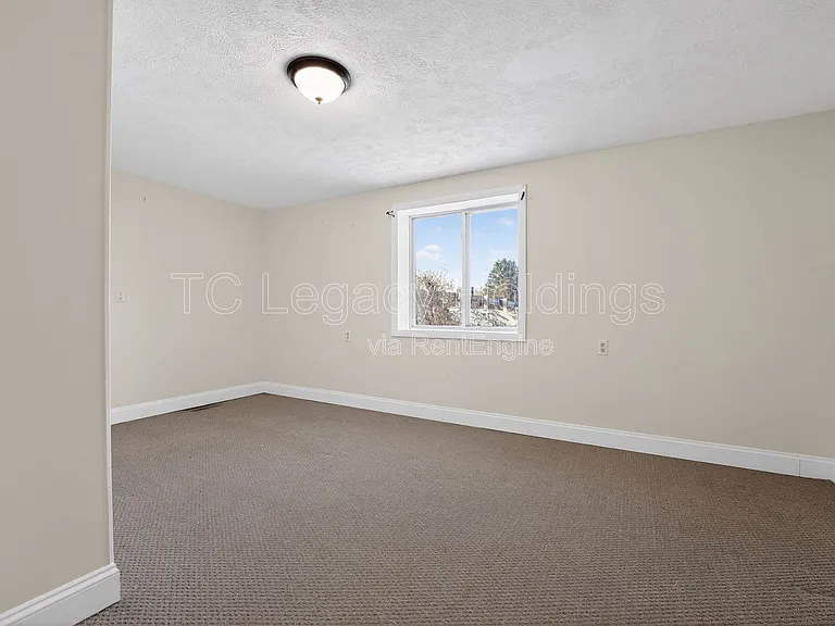 388 Broaddus Ave #B — Photo 11