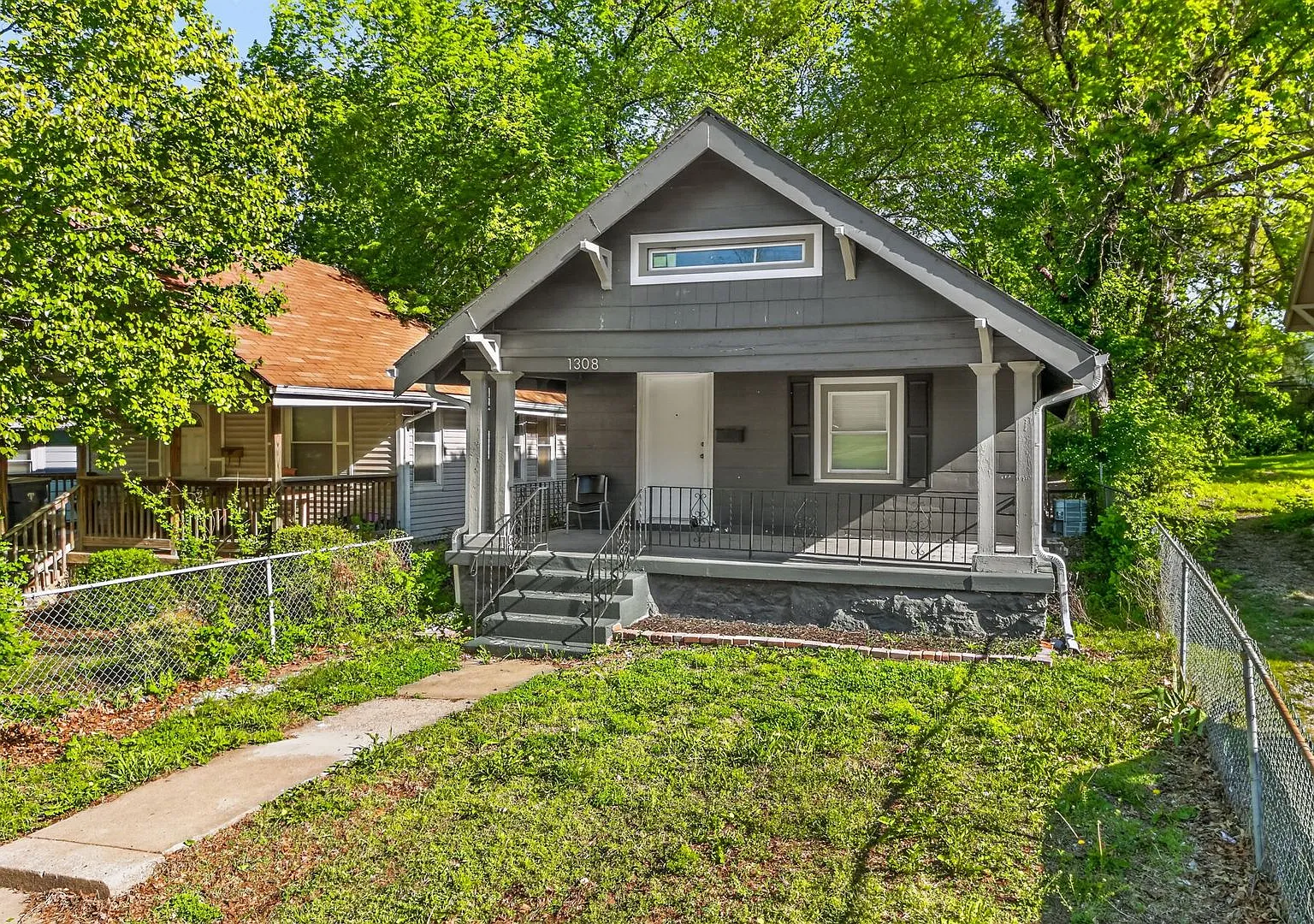Charming 4-Bedroom Home Minutes from the Plaza & Brookside — Photo 2