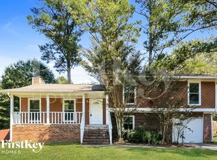 200 Parkmont Ct, Roswell, GA 30076