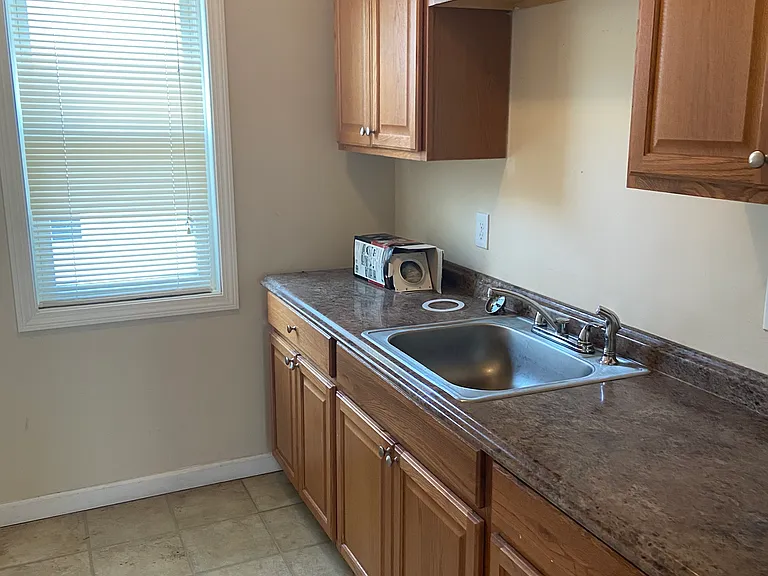 2 Euclid Ave #1 — Photo 3
