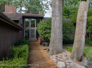 1430 Fairoaks Ct, East Lansing, MI 48823