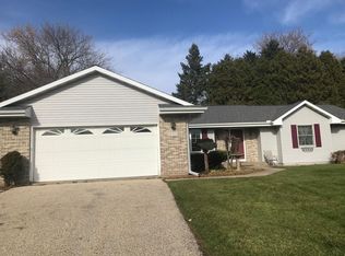 430 Smythe Dr, Williams Bay, WI