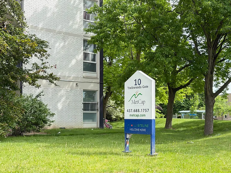 10 Yorkwoods Gate — Photo 11