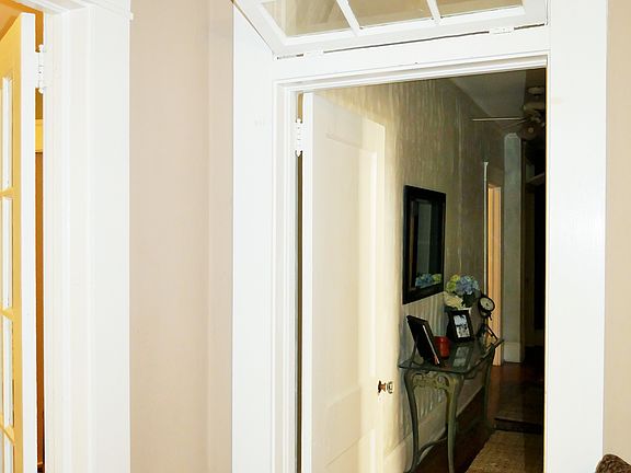 3rd image of 512 Norwood St