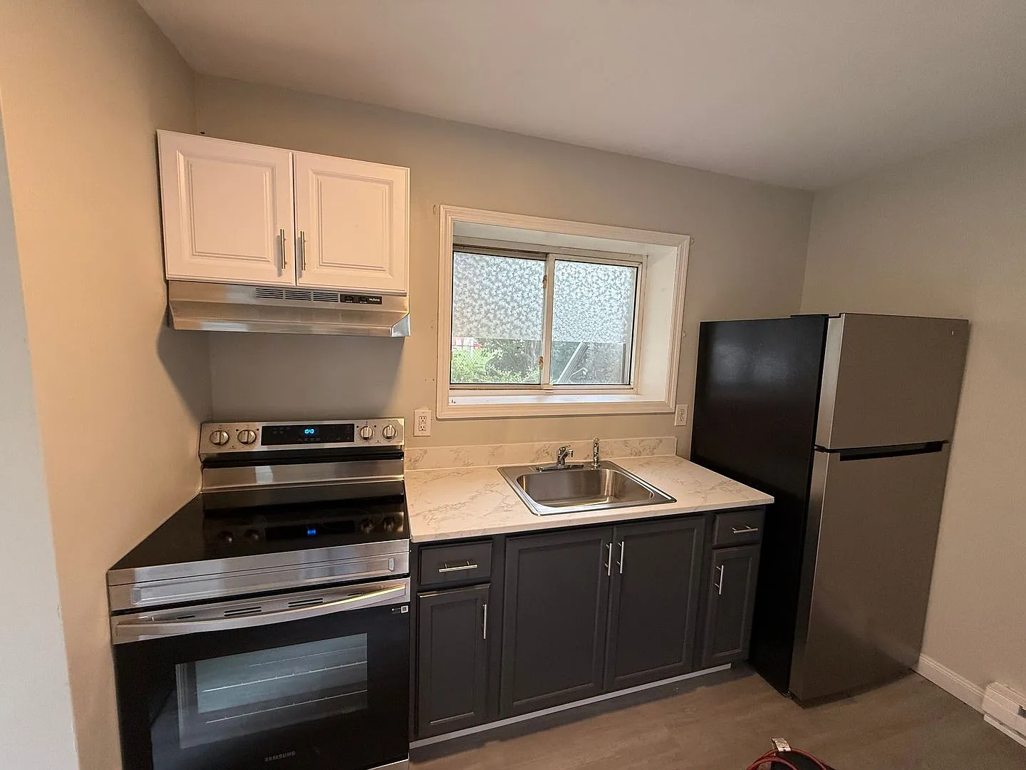 Scranton 3 Bedroom Single Family, Quiet Neighborhood, Gas Heat, — Photo 2