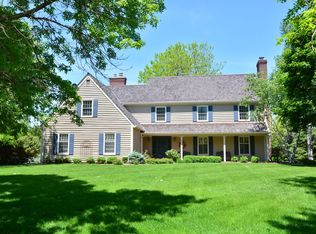2618 W Norway Dr, Mequon, WI 53092