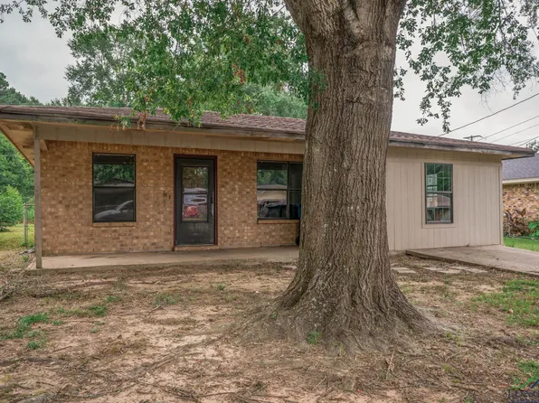 308 N Lee Dr, Gladewater, TX 75647