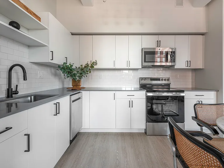 Essex St. Lofts — Photo 5