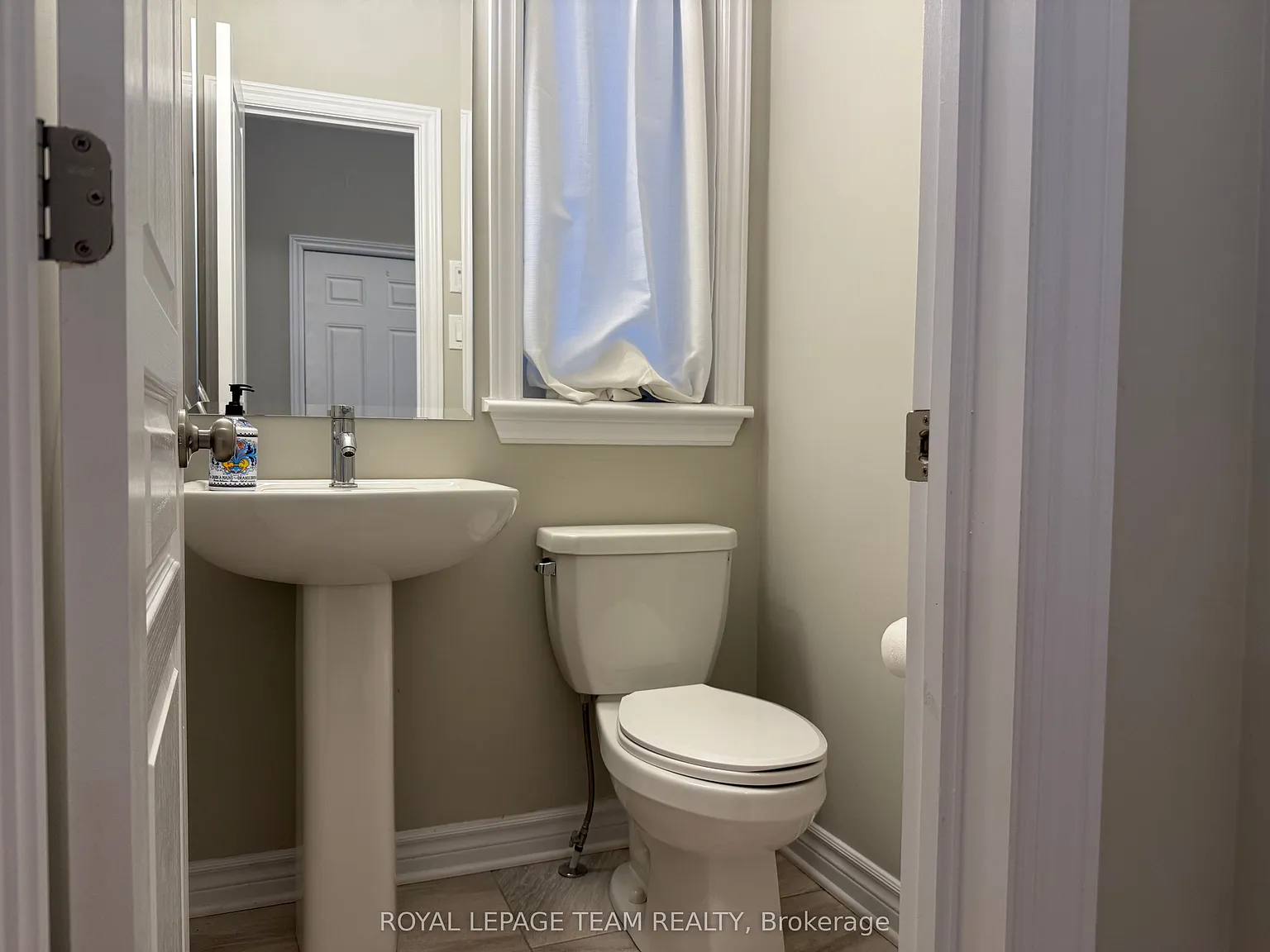 3 bed, $3,000 — Photo 4