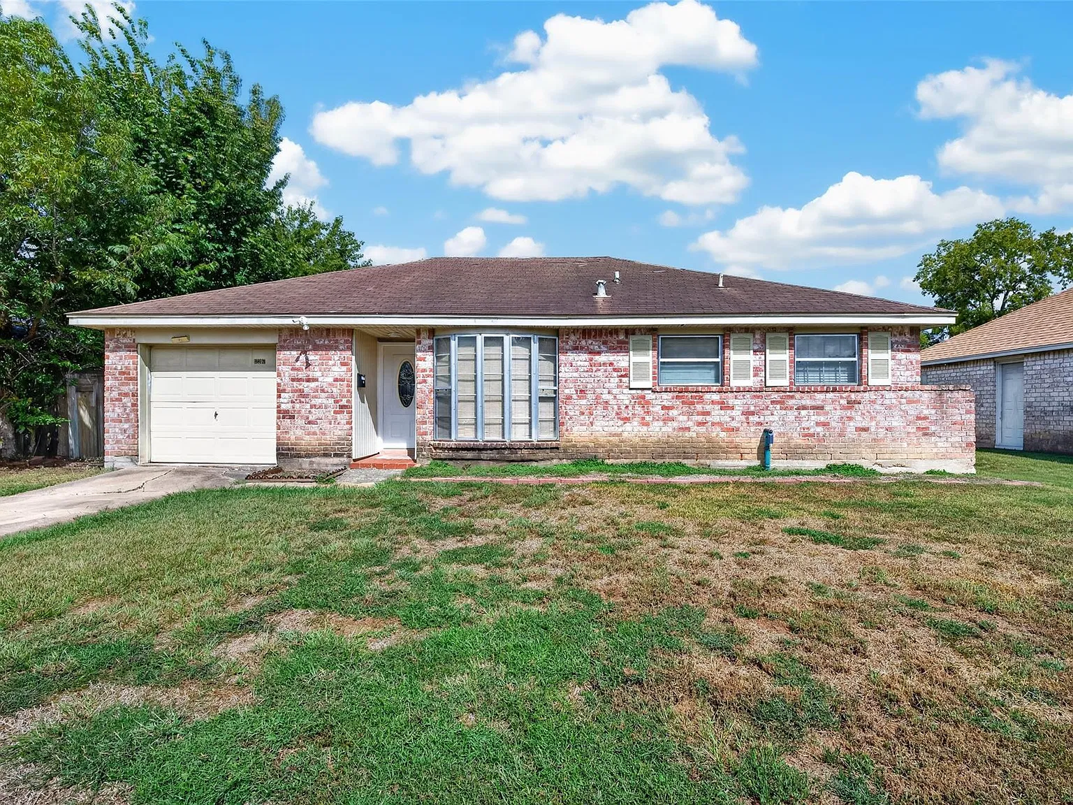 3 bed, 1.5 bath, 1130 sqft, $1,600 — Photo 2