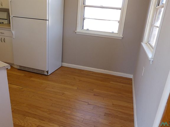 5th image of 301 Sandia Dr