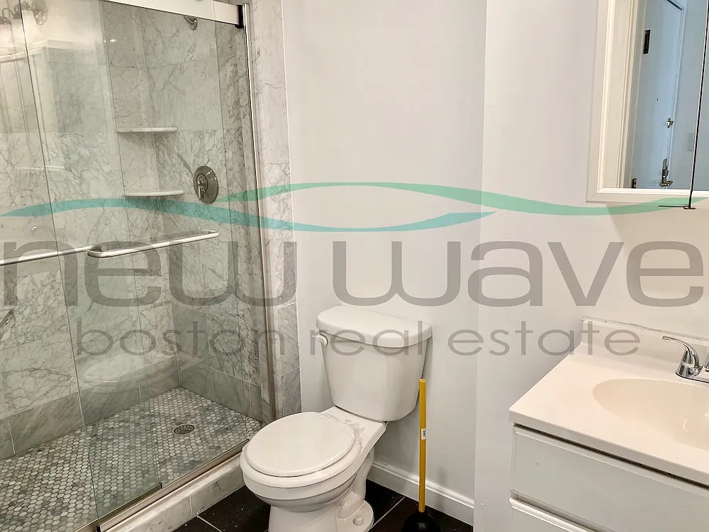 Studio, 400 sqft, $2,550 — Photo 4