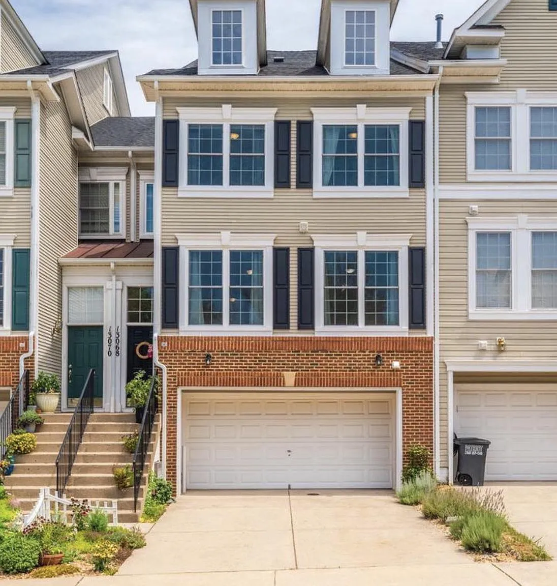 3 bed, 3.5 bath, 1876 sqft, $3,100 — Photo 1
