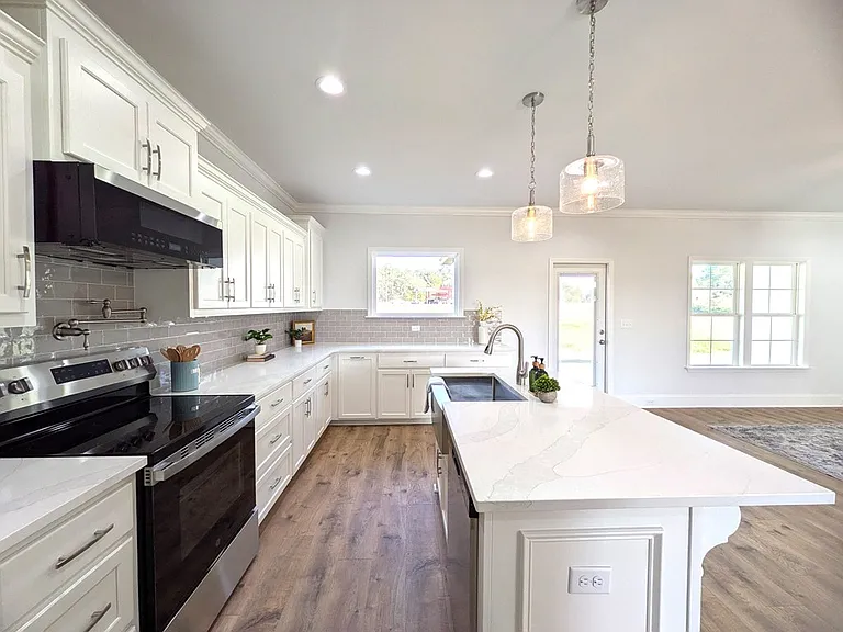 111 Nicole Britt Dr — Photo 14