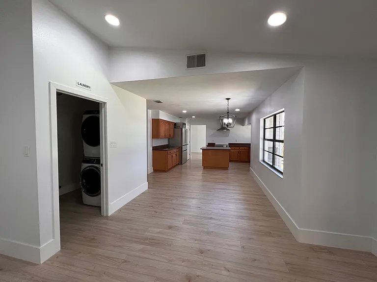 1352 Corner Oaks Dr — Photo 38