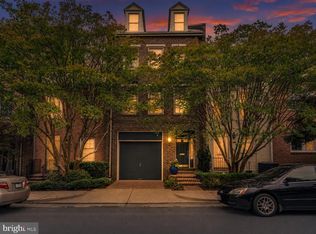 1118 N Pitt St, Alexandria, VA 22314