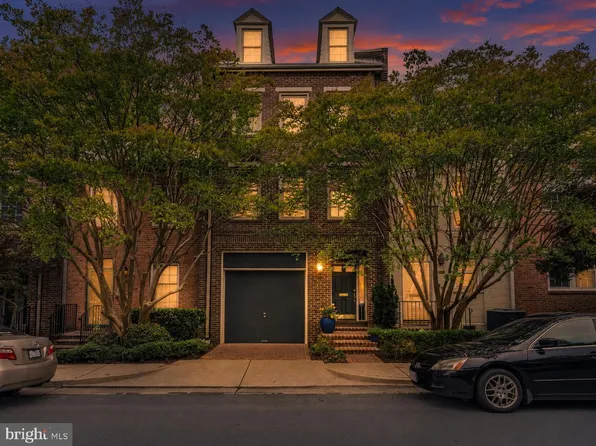 1118 N Pitt St, Alexandria, VA 22314