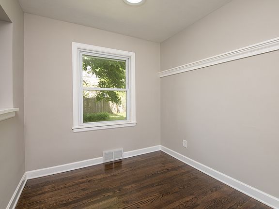 5th image of 2412 18th Ave