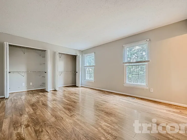 9432 Seven Courts Dr — Photo 5
