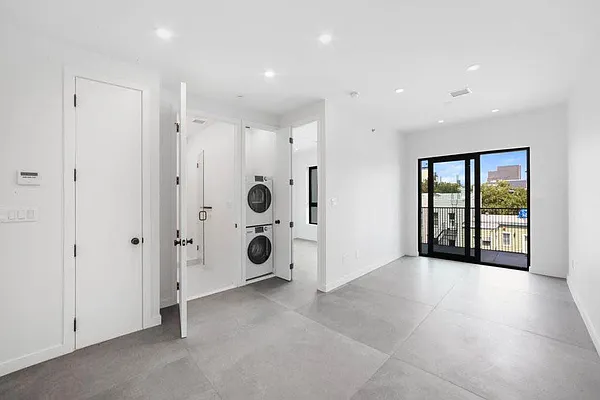 Rented by Blue Egg Realty Corp | media 2