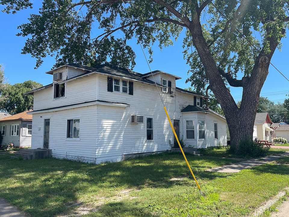 1st image of 302 2nd Ave E