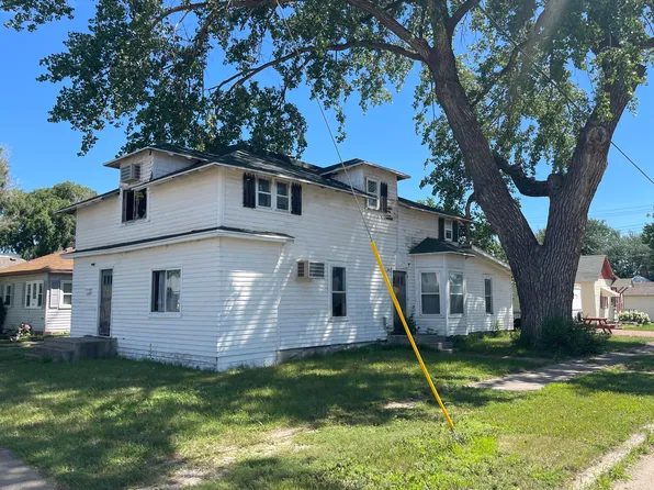 302 2nd Ave E, Mobridge, SD 57601
