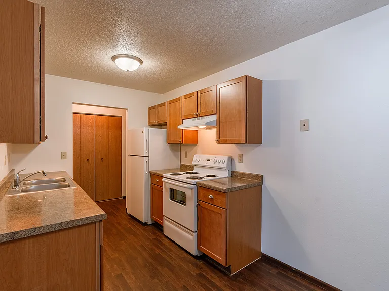 Fargo, ND Long Island Apartments | Kitchen