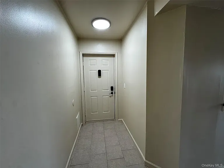 5 Lexington Hl #7 — Photo 8