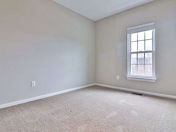 4th image of 507 Falcon Park Ln #1