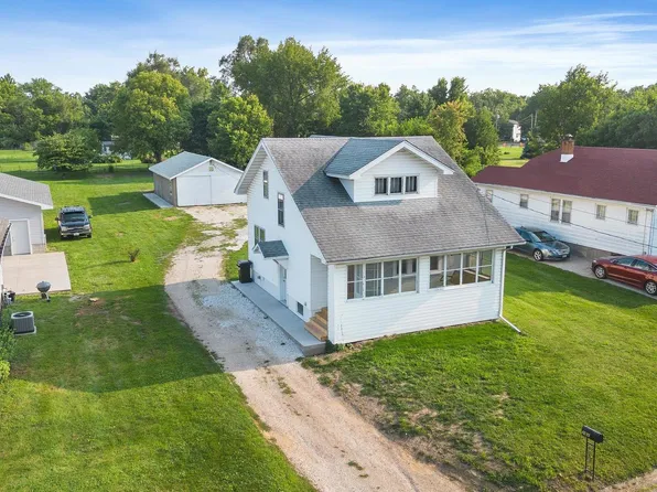 202 Woodlawn Blvd, East Peoria, IL 61611