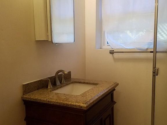 5th image of 12536 SE 53rd St #B