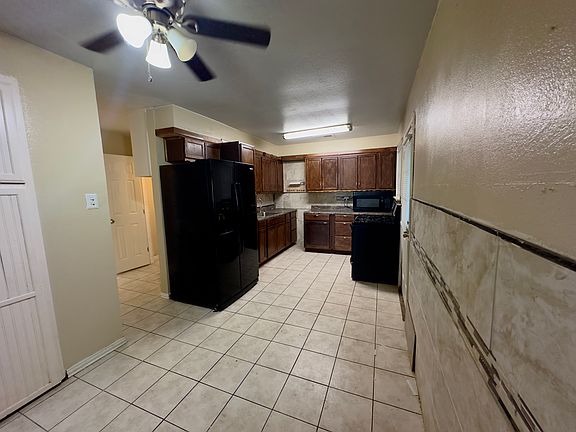 4th image of 4601 Clover Ln