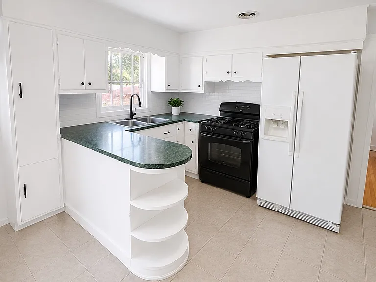 292-294 Florida Ave #2 — Photo 6