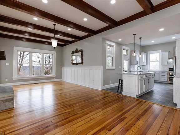 4th image of 406 Highland St