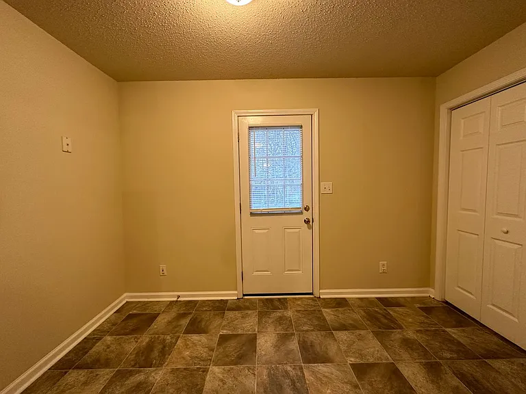 Jockey Drive-3822 — Photo 10