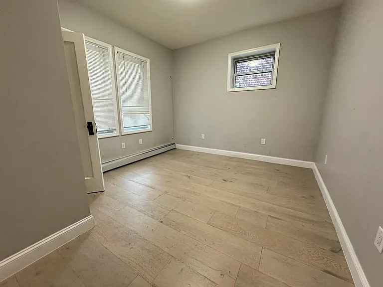 1317 Hobart Ave #1 — Photo 4