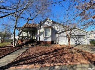 217 S Fulton St, Avon, IL 61415