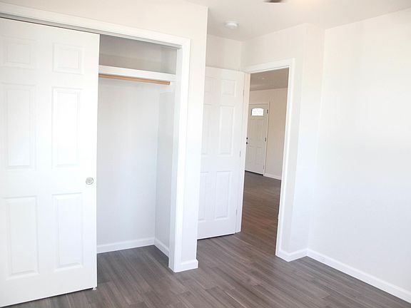 3rd image of 16-2057 Silveroak Dr