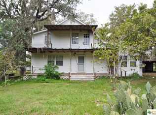 1122 Rodeo Rd, Inez, TX 77968