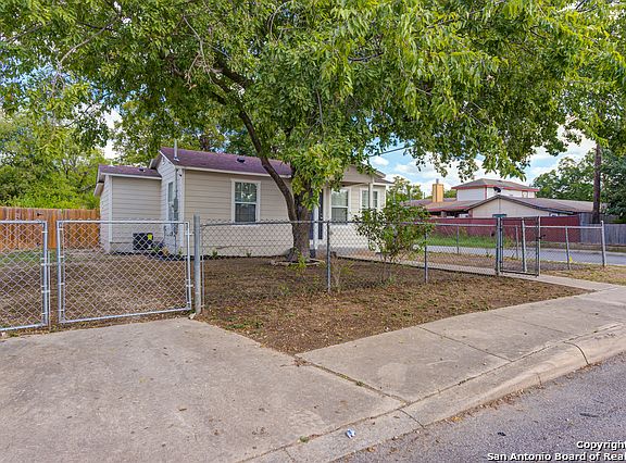 2nd image of 622 S San Ignacio Ave